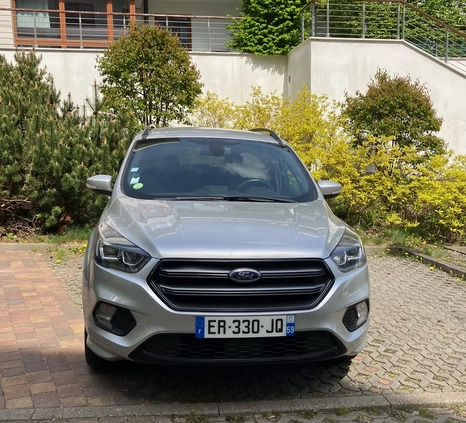 Ford Kuga cena 63000 przebieg: 105000, rok produkcji 2017 z Sopot małe 254